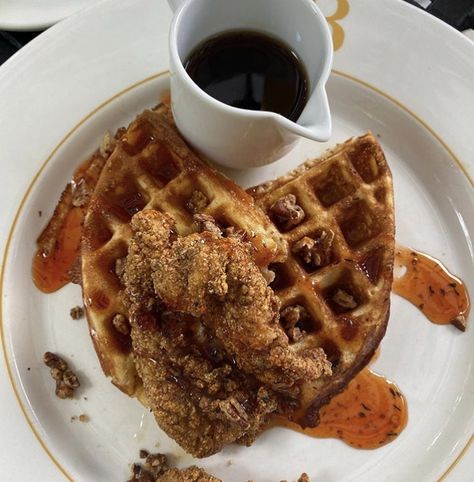 Healthy Fall Foods Aesthetic, Autumn Foods Aesthetic, Fall Aesthetic Food Vintage, Waffles Aesthetic, Food Aethstetic, Chicken And Waffle Aesthetic, London Diaries, Nyc Autumn, Ugg Season