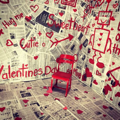 Valentines Day Newspaper Backdrop, Diy Valentine Backdrops Mini Sessions, Valentine Back Drop For Pictures, Newspaper Valentines Backdrop, Valentine’s Day Diy Photoshoot, Valentine’s Day Photoshoot Setup, Diy Valentines Day Backdrop, Valentine’s Day Event Decor, Valentine Diy Photo Shoot