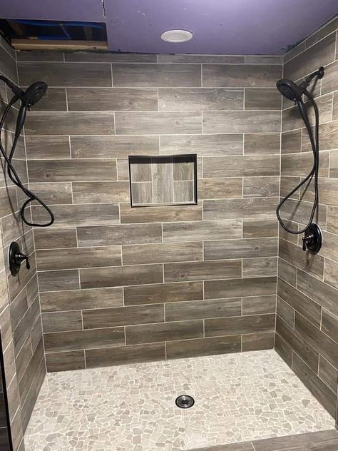 Tiled Double Shower Ideas, Walk In Tile Shower Ideas No Door, Onyx Shower Ideas Color Schemes, Bathroom Shower Tile Combinations, Brown Bathroom Floor, Rustic Tile Shower Ideas, Tile Shower With Bench, Tile Bathroom Walls, Rustic Walk In Shower Ideas