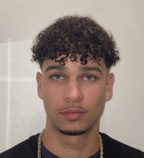 Lucio 101, Light Skin, Rappers, Couple Goals, Rap, Snapchat, Celebrities, Skin, Music