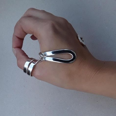 Excited to share the latest addition to my #etsy shop: Thumb Splint 925 Silver Ring, MCP Hyperextension Splint, Arthritis Rings, Trigger splint Ring, Adjustable Arthritis Ring, EDS Splint Ring https://etsy.me/3TG3NmF #silver #keyslocks #yes #no #unisexadults #bohohippi Ring Splints, Mallet Finger, Thumb Splint, Palm Cuff, Full Finger Rings, Trigger Finger, Medical Jewelry, Ehlers Danlos, Ehlers Danlos Syndrome