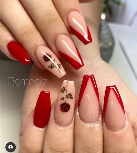 Red nails with flowers Red Rose Nail Art Designs, Rose Theme Nails, Red Rose Nails Acrylic, Rose Art Nails, Nails Roses Design Flowers, Rose Nail Design Flowers, Red Nails With Roses, Beauty And The Beast Nails Acrylic, Rose On Nails