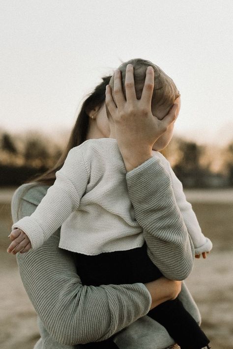 Mom And Me Photos, Outdoor Family Photoshoot, Son Photo Ideas, Motherhood Photos, Mother Baby Photography, Mommy And Me Photo Shoot, Family Photo Ideas, Baby Fotografie, Motherhood Photography