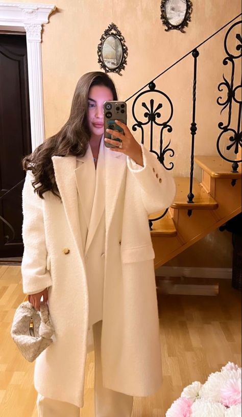 Date Night Outfit Ideas, Night Outfit Ideas, Mode Shoes, Mode Zara, Winter Fashion Outfits Casual, Kaia Gerber, Smart Casual Outfit, Brunch Outfit, Feminine Outfit