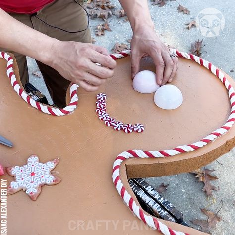 Natal, Gingerbread Man Theme Party, Jumbo Ornaments Diy, Diy Large Gingerbread Man, Gingerbread Parade Float, Diy Giant Gingerbread Man, Outdoor Gingerbread Man, Gingerbread Outdoor Christmas Decor, Lifesize Gingerbread House