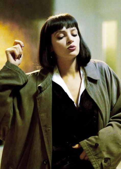 #pulpfiction #wallace Disfraz Pulp Fiction, Pulp Fiction Costume, Uma Thurman Pulp Fiction, Look 80s, 90s Grunge Hair, Haine Diy, Cold Mountain, Chuck Palahniuk, Septième Art