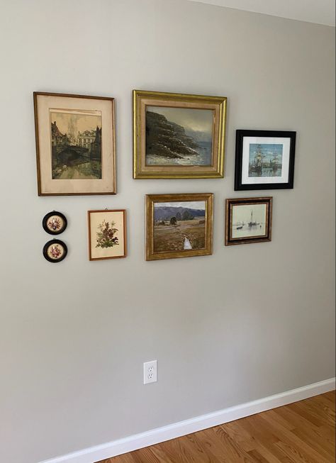 Cottage Wall Collage, Thrifted Photo Wall, Vintage Picture Frame Wall Collage, Collage Behind Couch, Vintage Picture Wall Ideas, Photo Frame Collage Wall, Vintage Photo Gallery Wall, Picture Collage Wall Layout, Gallery Wall Mixed Frames