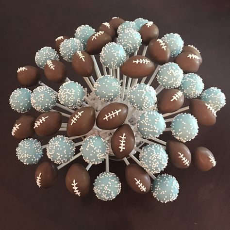 Football Cake Pops Football Gender Reveal Cake, Cheer Cake Pops, Gender Reveal Ideas For Party Theme Football, Gender Reveal Ideas For Party Football, Cake Pops Football, Football Cake Pops Ideas, Cake Pop Football, Football Themed Cake Pops, Cheerleader Cake Pops