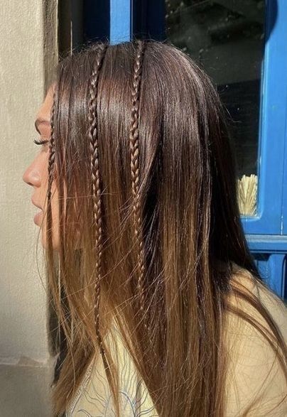 Easy Cute Hairstyles, Straight Hair With Braid, Concert Hairstyles, Filmy Vintage, Peinados Fáciles Para Cabello Corto, Hair Stylies, Hot Hair Styles, Hair Stylist Life, Long Straight Hair