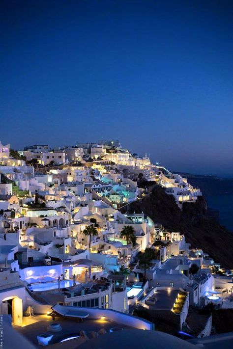 Grecia Santorini, Santorini Grecia, Dream Vacations Destinations, Dream Travel Destinations, Vacation Places, Beautiful Places To Travel, Beautiful Places To Visit, Greece Travel, Pretty Places