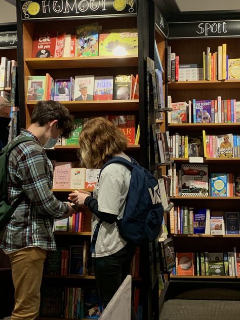 Reading Books Together Couple Aesthetic, Bookstore Date Aesthetic Couple, Study Partner Aesthetic, Couples Studying Together, Bookshop Date, Reading Date, Diy Bookshelf, Lovers Design, Girl Reading Book