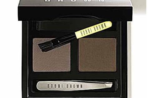 Brow grooming kit from Bobbi Brown Eyebrow Products, Face Regimen, Bobbie Brown, Light Brow, Skin Washing, Dark Brows, Eyebrow Kits, Makeup Secret, Facial Wrinkles