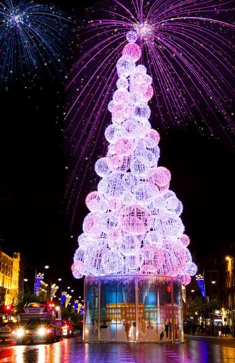 Dublin Christmas Markets 2023 Guide | Dates, Locations, Hotels - Christmas Markets in Europe Dublin Christmas, Christmas In Ireland, Castle Christmas, Market Scene, Dublin Street, New Years Eve Fireworks, Images Of Ireland, Guinness Storehouse, Visit Dublin