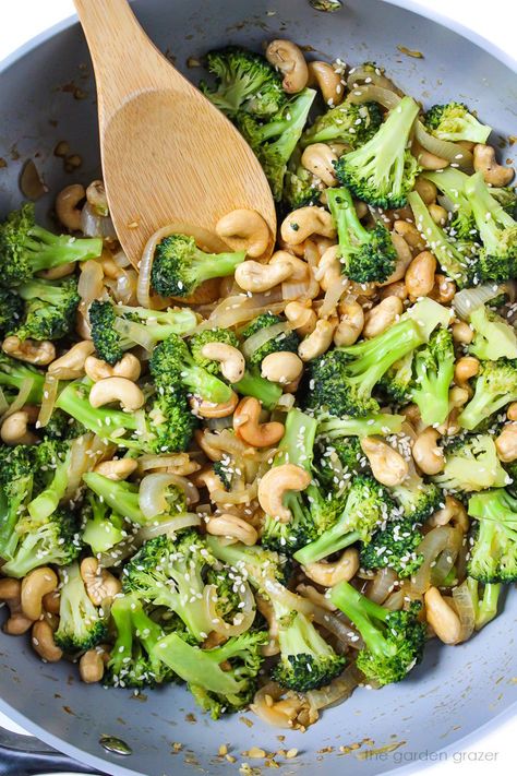 Broccoli Cashew Stir-Fry (Easy!) - The Garden Grazer Stir Fry Vegetarian, Cashew Broccoli, Broccoli Cashew, Garden Grazer, Broccoli Vegetable, Easy Broccoli, Broccoli Recipe, Vegetable Dish, Veggie Stir Fry