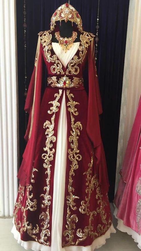 Turkish Wedding Dress, Gaun Abad Pertengahan, Turkish Wedding, Turkish Dress, Red And White Dress, Fantasy Dresses, Applique Wedding Dress, Fantasy Gowns, Medieval Dress