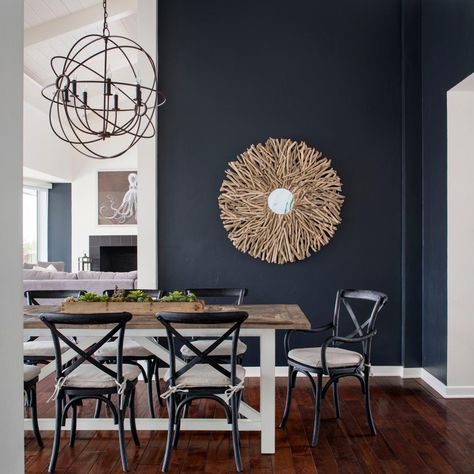 Not quite sold on black in your home? See how dark shades of color add drama to these seven rooms. Navy Blue Walls, Minimalist Dining Room, Dark Walls, Contemporary Dining Room, Blue Rooms, Natural Home Decor, Decor Guide, Dining Room Walls, Blue Walls