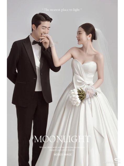 Korean Prewedding Photography, Prewed Studio, Homemade Dresses, Korean Bride, Unconventional Materials, Korean Wedding Photography, Pre Wedding Photoshoot Outfit, Wedding Photo Studio, Foto Wedding