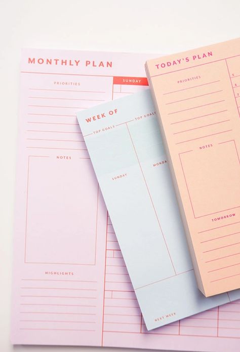 See your week at a glance with this notepad! With spaces for your top three daily priorities, additional tasks, notes, and things to remember for next week, this pad will help you stay organized, and look cute on your desk. Measures 8 inches wide by 6 inches tall, with a cardboard backer, and 50 pages for almost a whole year of tasks! Made in United States of America Organisation Planner, Bando Planner, Visual Planner, 2025 Planner, Weekly Planner Notepad, Daily Routine Planner, Free Aesthetic, Weekly Planner Template, Daily Planner Pages