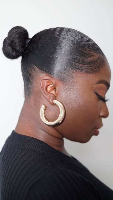 Sleek Back Bun Black Women, No Part Bun, Side Buns Hairstyle, Slick Back Straight Hair, No Part Slick Back Bun, Sleek Bun Black Women, No Part Slick Back, Slick Back Bun Natural Hair, Ponytails Ideas