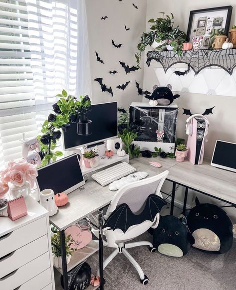 Spooky Gamer Setup, Corner Desk Aesthetic, Spooky Office, Computer Decor, Room Decor Gaming, Pc Aesthetic, Games Room Inspiration, Pc Ideas, Gamer Desk