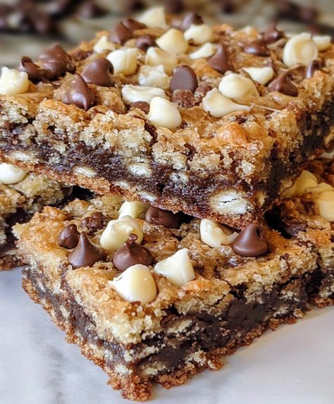 Fall Desserts You NEED to Try:  Magic Cookie Bars Magic Cookie Bars No Coconut, Layered Cookie Bars, Graham Cracker Dessert Recipes, Magic Cookie Bars Eagle Brand, Graham Cracker Recipes Desserts, Heath Cookies, Graham Cracker Bars, Magic Cookie Bar, Dessert Bars Recipes Easy