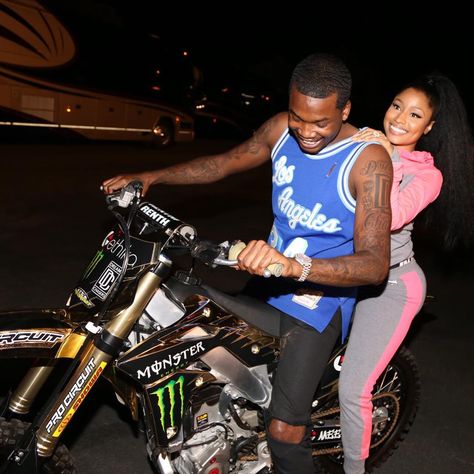 nicki minaj & meek mills Nicki And Meek, Nicki Minaj Meek Mill, Old Nicki Minaj, Azealia Banks, Yo Gotti, Rae Sremmurd, Nicki Minaj Photos, Meek Mill, 90s Hip Hop Fashion