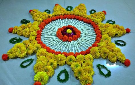 12+ Latest, Easy and Simple Rangoli Designs For Diwali 2021!! Border Flower Design, Diwali Kolam, Flower Rangoli Designs, Diwali Special Rangoli Design, Pookalam Design, Rangoli Designs For Competition, Rangoli Diwali, Diwali Design, Wedding Card Messages