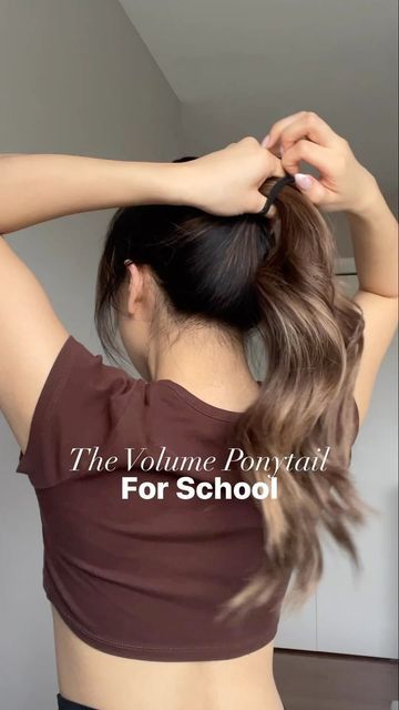 Catherine Tran | Hair Tutorials & Tips on Instagram: "Works on straight hair as well 💕 #springhairstyle #easyhairstyles #hairinspiration #greasyhair #bunhack #hairhack #ponytail #ponytailhack #hairstyles #hair #schoolhairstyle #simplehairstyles #hairinspo #hairtutorial #hairhacks #easyhairstyles #style" Ponytail For Fine Straight Hair, Hairstyles For Pe, How To Look Cute, Simple Ponytail Hairstyles, Straight Ponytail Hairstyles, Hair By Volume, Messy Ponytail Hairstyles, Volume Ponytail, Pretty Ponytails