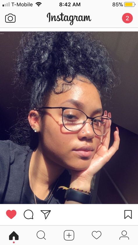 Pretty Glasses, Tammy Rivera, Glasses Inspo, Classy Glasses, Spiritual Beauty, Glasses Inspiration, Insta Account, Female Inspiration, Stylish Eyeglasses