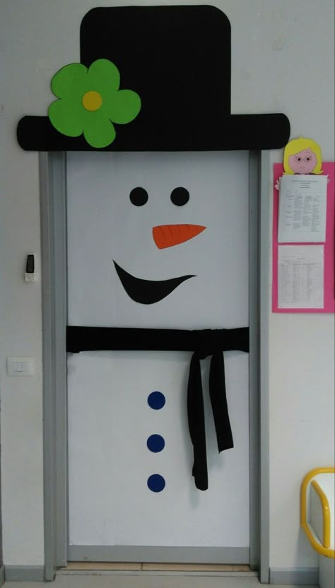 Christmas Door Decorations For Home, Winter Door Decorations Classroom, Ideas For Small Home, Diy Christmas Door Decorations, Door Decorations Classroom Christmas, Holiday Door Decorations, Classroom Christmas Decorations, Christmas Classroom Door, Diy Christmas Door