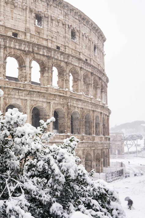 Pretty Cities, Europe In Winter, Rome Winter, France Winter, Italy Winter, Christmas In Italy, World Most Beautiful Place, France Travel Guide, Paris Travel Guide