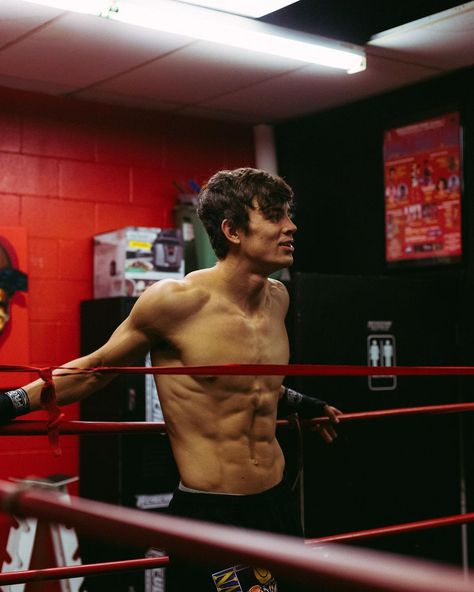 Hayes on Instagram: “All progress takes place outside the comfort zone.” Blake Gray, The Comfort Zone, Hayes Grier, Muscle Abs, The Net, Comfort Zone, Celebrity Crush, Youtubers, The Outsiders