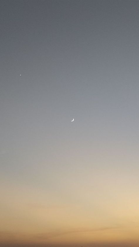 Aesthetic Minimal Wallpaper, Minimal Aesthetic Wallpaper, Minimal Wallpaper Aesthetic, Static Wallpapers, Abstract Wallpaper Design, Minimal Wallpaper, Sky Moon, Iphone Wallpaper Tumblr Aesthetic, 背景 シンプル