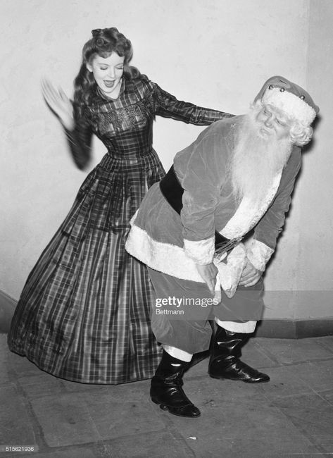 News Photo : Hollywood, CA- Ida Lupino, Warner Brothers star,... Vintage Bizarre, Santa Claus Photos, Indian Funny, Creepy Vintage, Bad Santa, Creepy Christmas, Santa Photos, Weird Images, Foto Vintage