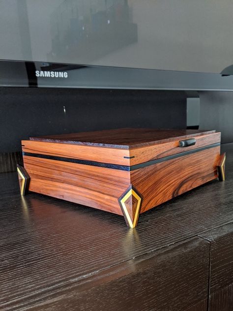 These photos were submitted by our customer Pete Connor. He uses our SR-638 side rail hinges. Watch Box Diy, Watch Box Design, Wooden Box Plans, Wooden Box Designs, Wood Art Projects, Watch Storage Box, Watch Boxes, Woodworking Inspiration, Wooden Keepsake Box