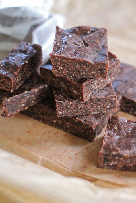 Eat Good 4 Life No bake double chocolate and prune energy bars » Eat Good 4 Life Prune Bars, Homemade Snack Bars, Healthy Bars, Organic Peanut Butter, Peanut Butter Honey, Homemade Snacks, Flaxseed, Energy Bars, Double Chocolate