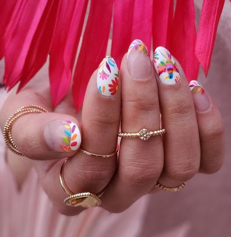 CND on Instagram: “Stunning summer nail art by @tamaradilullo 👌 . . . . . #nailstagram #nailsoftheday #nails💅 #nailsonfleek #nailartist #nailsnailsnails…” Cinco De Mayo Nails Ideas, Mexico Nail Ideas, Disney Gel Nails, Chili Tacos, Pastel Color Nails, Easy Art Ideas, Sugar Skull Nails, Mexican Nails, Skull Nail Art