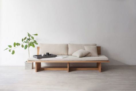 INTERIOR TRENDS | Japandi interior trend is 2017style Apartment Couch, Wooden Daybed, Minimalist Furniture Design, Daybed Design, Minimalist Sofa, Minimal Furniture, Daybed Sofa, Day Bed, Minimalist Furniture