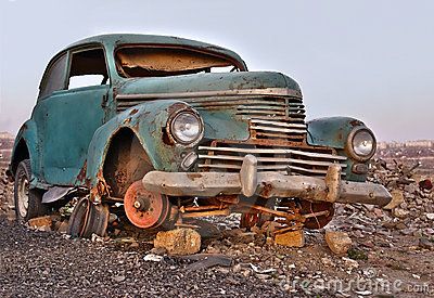 Old broken rusty abandoned car Barn Finds Classic Cars, Broken Car, Future Cities, Nature And Technology, Abandoned Vehicles, Old American Cars, Rust In Peace, Scrap Car, Rusty Cars