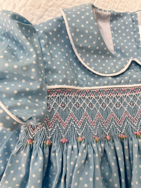 Smocking Designs, Smocked Baby Clothes, Vintage Baby Dresses, Smocking Plates, Hand Smocked Dress, Smocked Baby Dresses, Girls Smocked Dresses, Smocking Patterns, Smocked Clothes