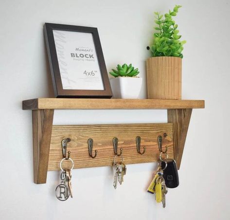 20+ Innovative Key Holder Designs To Stop Key Loss - 188 Letter Rack Ideas, Wooden Key Hanger, Key Hanger Ideas, Enterance Decor, Key Rack Diy, Wall Rack Design, Modern Key Holder, Key Shelf, Wood Dye