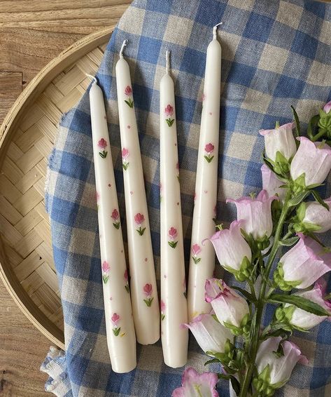 Painting Candle Sticks, Candle Painting Easy, Hand Painted Candles, Painted Candles, Candle Aesthetic, Candle Craft, Candle Art, Painted Jars, Candles Crafts