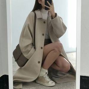 Woolen Coat Woman, Vetements Clothing, Looks Pinterest, Long Coat Women, Women's Coat, Mode Kpop, Womens Parka, Woolen Coat, Coat Outfits