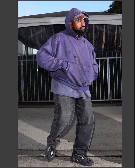 Kanye West Workwear, Kanye West Streetwear, Kanye Outfits 2022, Kanye West Hoodie Outfit, Kanye Hoodie Outfit, Kanye West Outfits 2022, Kanye West Yeezy Outfit, Kanye West Fashion Outfits, Kanye Outfits Style