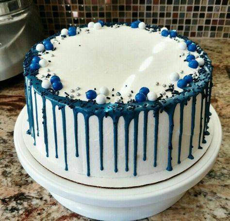 Blue and white drip cake Blue Red Velvet Cake, 33rd Birthday Cake For Him, Blue Cake For Boys, One Year Old Birthday Cake Boy, 16 Birthday Cake For Boys, Blue Birthday Cakes For Boys, Blue And White Cake Design, Blue Theme Cake, Red And Blue Cake