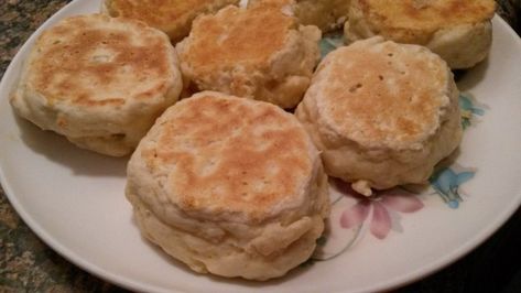 Stove Top Biscuits: "I was surprised with how well these turned out!  My husband loves and occasional biscuit but I am trying to use the oven as little as possible during the summer so this recipe was a perfect treat!" -Heather Casserole With Biscuits, Breakfast Casserole With Biscuits, Easy Biscuit Recipe, Breakfast Oatmeal Recipes, Healthy Breakfast Muffins, Stove Top Recipes, Biscuits Easy, Biscuits Recipe, Bakery Bread