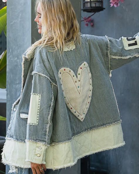 Love 💗 #coastalcowgirls Diy Jacket Refashion, Magnolia Pearl Clothing, Upcycled Jackets, Denim Wedding, Upcycled Denim Jacket, Patchwork Denim Jacket, Diy Denim Jacket, Quilt Coat, Diy Jacket