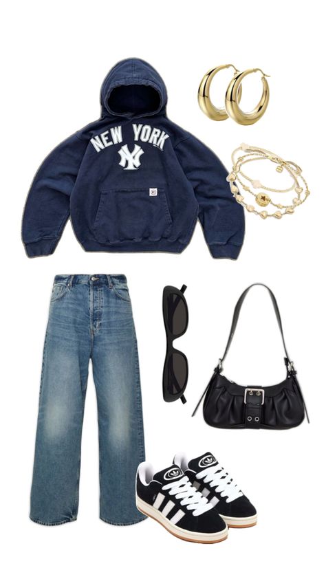 hoodie outfit layout with accessories In The City Outfit, Casual Winter Outfit, City Outfit, Models Off Duty Style, Model Off Duty, Concept Clothing, Outfit Layout, Outfit Inspo Casual, City Outfits