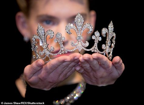 Rare Marie Antoinette jewels go on display ahead of historic £4million Sotheby's auction Marie Antoinette Tiara, Austrian Crown Jewels, Marie Antoinette Crown, French Royal Jewels, Marie Antoinette Jewelry, Marie Therese, Royal Jewellery, Royal Crown Jewels, Franz Joseph