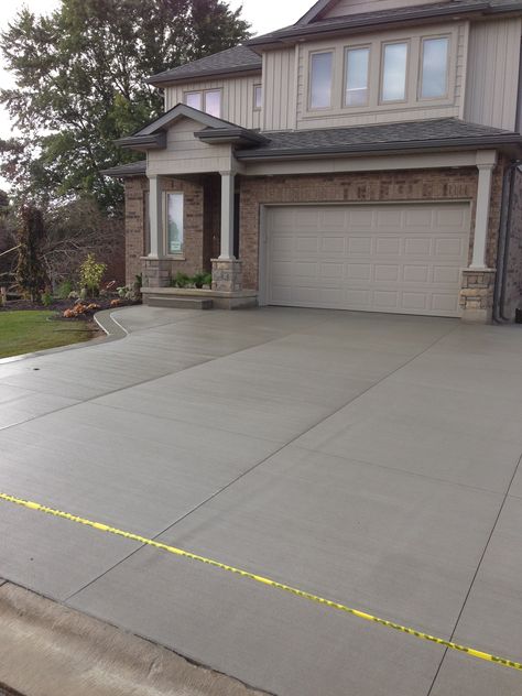 Drive Ways Ideas Driveways Front Yards, Cement Driveway, Stamped Concrete Driveway, Driveway Ideas, Concrete Patio Designs, Concrete Patios, Driveway Paving, Concrete Walkway, Driveway Design